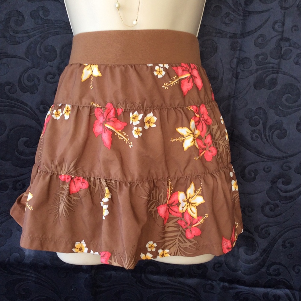 One * Step Up Miniskirt Size Medium